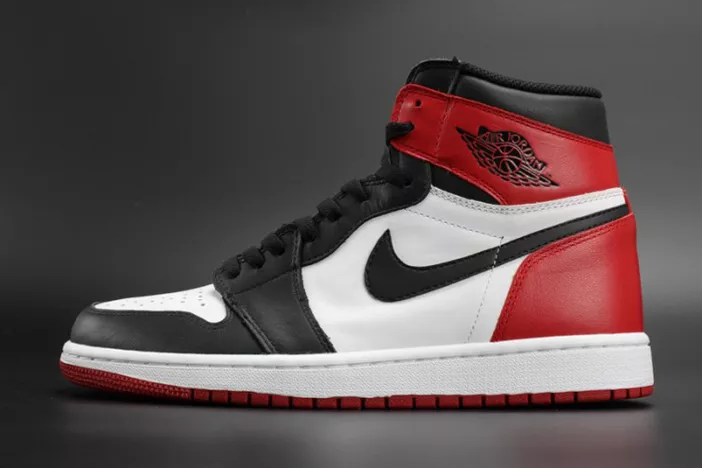 Jordan 1 Retro Black Toe 555088-125