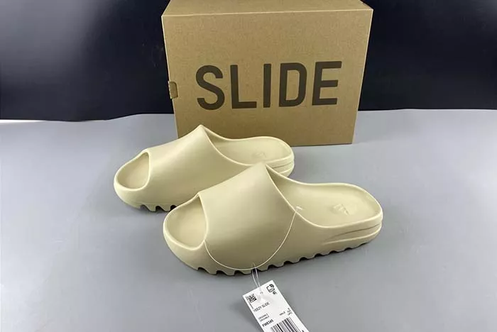 YEEZY SLIDE BONE - FW6345