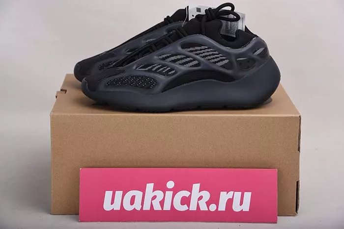 YEEZY BOOST 700 V3 BLACK - ADIDAS - H67799