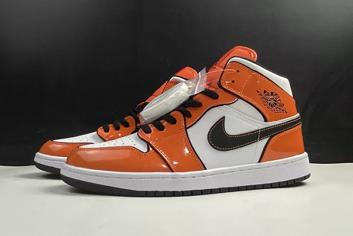 Air Jordan 1 Mid “Turf Orange” DD6834-802