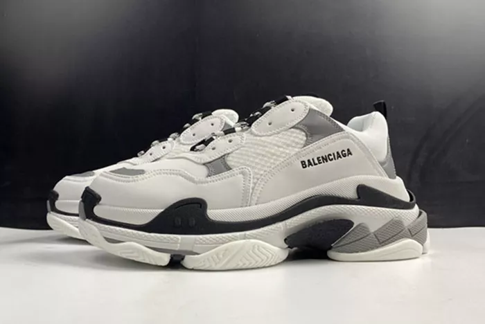 BALENCIAGE TRIPLE TRAINER 536737 W0901 9089