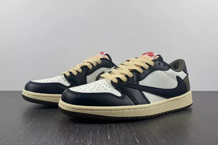 Travis Scott x Air Jordan 1 low CQ4277-105