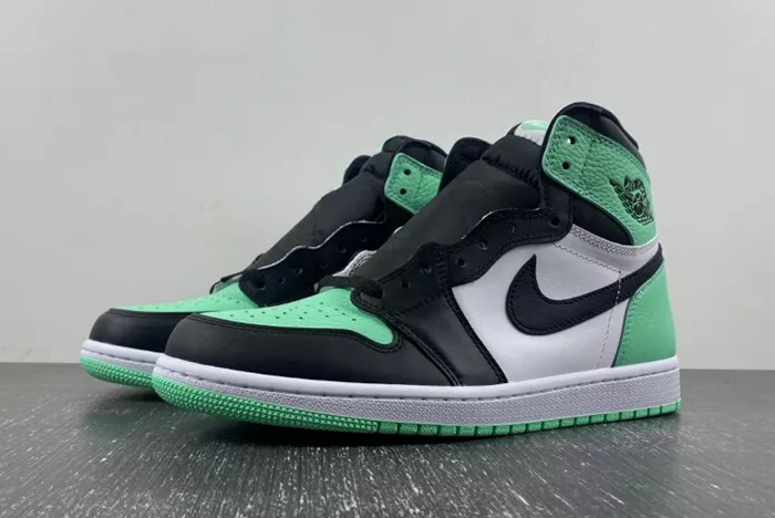 Jordan 1 Retro High OG Green Glow DZ5485-130