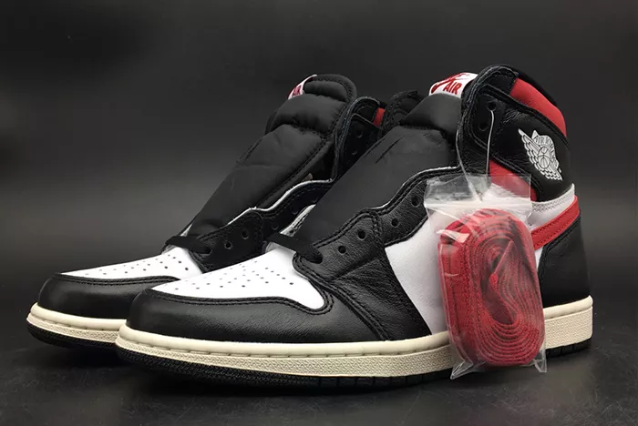 AIR JORDAN 1 BLACK WHITE GYM RED 555088-061